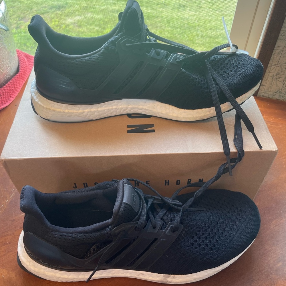 Adidas Ultraboost 1.0 - Picture 2 of 9